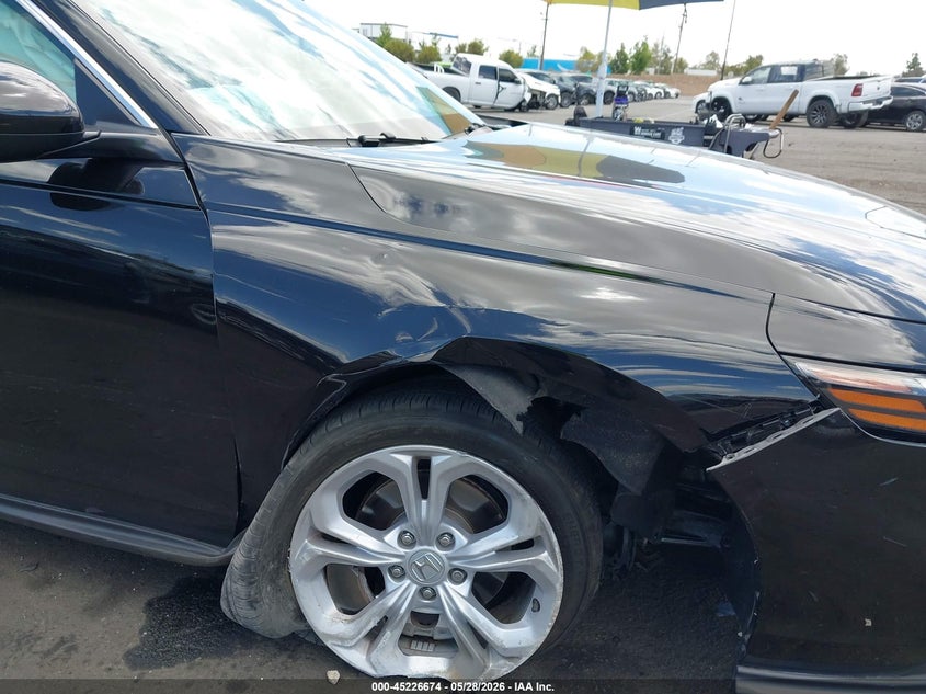 2025 Honda Accord VIN 1HGCY1F28SA041219 IAAI salvage auction — RIGHT FRONT, Salvage Title, sold $5,600 on 2026-07-31 (photo 6)