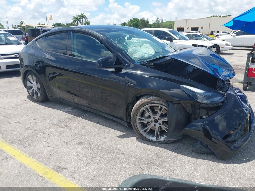 2024 Tesla Model y VIN 7SAYGAEE3RF024271 IAAI salvage auction — FRONT END, Salvage Title, sold $6,400 on 2026-07-10 (photo 1)