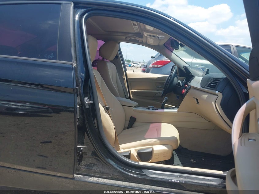 2016 BMW 3er VIN WBA8E5G52GNT93769 IAAI salvage auction — FRONT & REAR, Original (Texas), sold $1,000 on 2026-07-16 (photo 5)