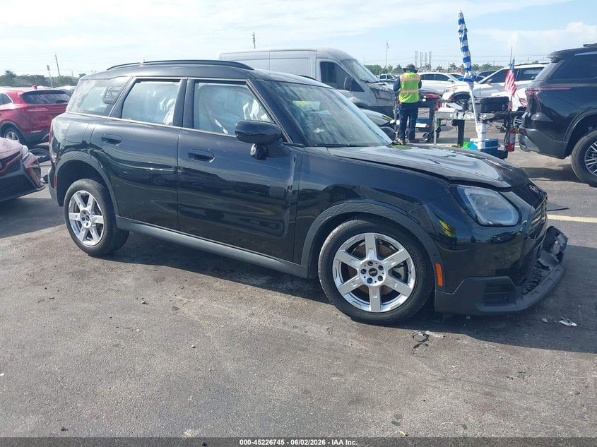 2025 Mini VIN WMZ53GA02S7R60449 IAAI salvage auction — LEFT SIDE, Salvage Title, sold $6,000 on 2026-08-15 (photo 1)
