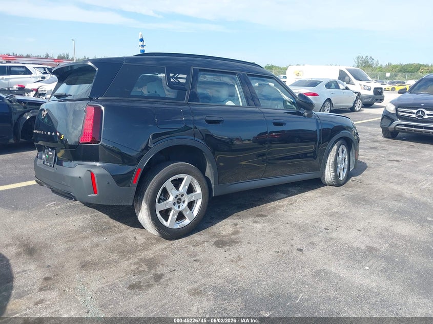 2025 Mini VIN WMZ53GA02S7R60449 IAAI salvage auction — LEFT SIDE, Salvage Title, sold $6,000 on 2026-08-15 (photo 4)
