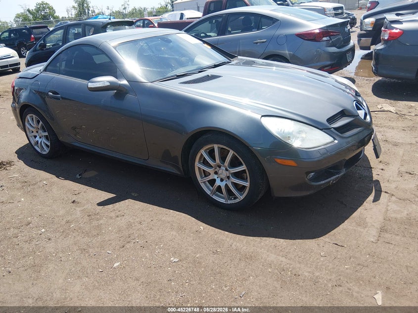 2006 Mercedes-benz Slk-class VIN WDBWK56F36F124992 IAAI salvage auction — FRONT & REAR, Salvage (Ohio), sold $875 on 2026-07-09 (photo 1)