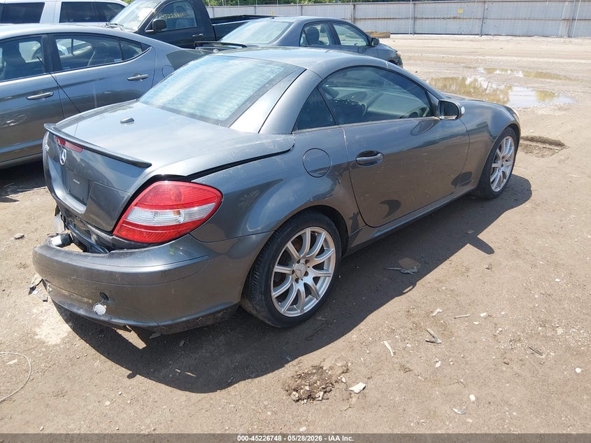 2006 Mercedes-benz Slk-class VIN WDBWK56F36F124992 IAAI salvage auction — FRONT & REAR, Salvage (Ohio), sold $875 on 2026-07-09 (photo 4)