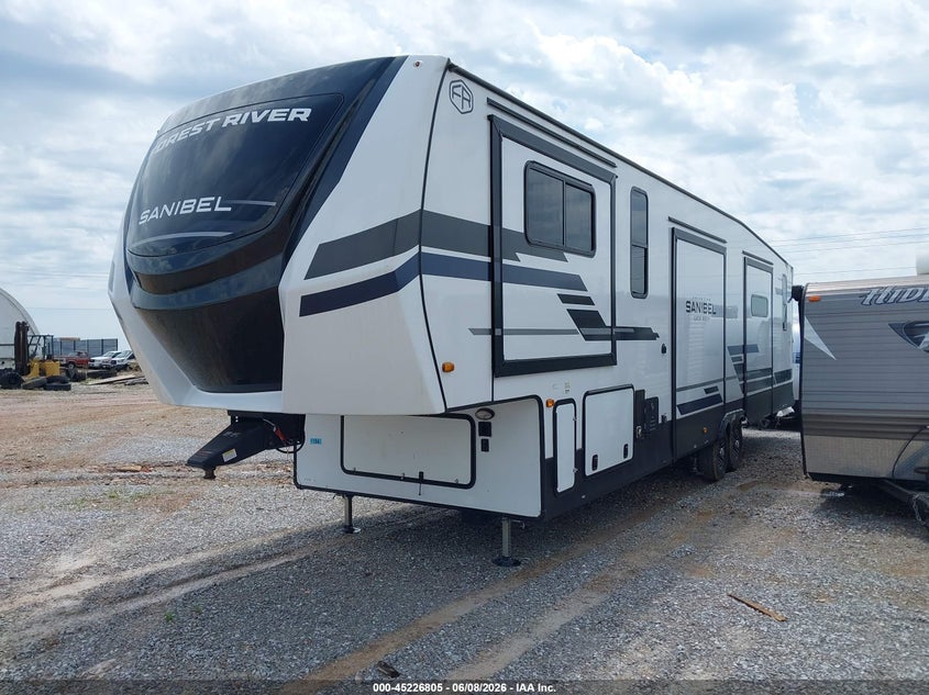 2025 Forest river Sanibel VIN 5ZT3SN3B2SG705814 IAAI salvage auction — HAIL, Salvage (Missouri), sold $16,700 on 2026-07-28 (photo 2)