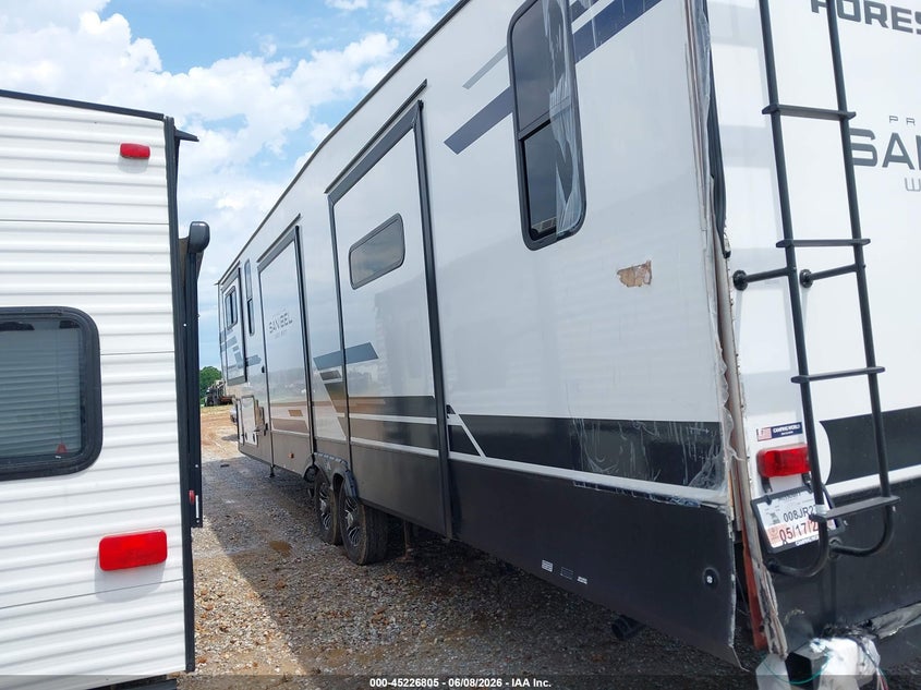 2025 Forest river Sanibel VIN 5ZT3SN3B2SG705814 IAAI salvage auction — HAIL, Salvage (Missouri), sold $16,700 on 2026-07-28 (photo 3)