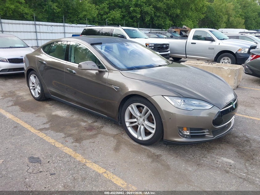 2015 Tesla Model s VIN 5YJSA1E26FF119607 IAAI salvage auction — NORMAL WEAR, Salvage Title, sold $9,500 on 2026-07-06 (photo 1)