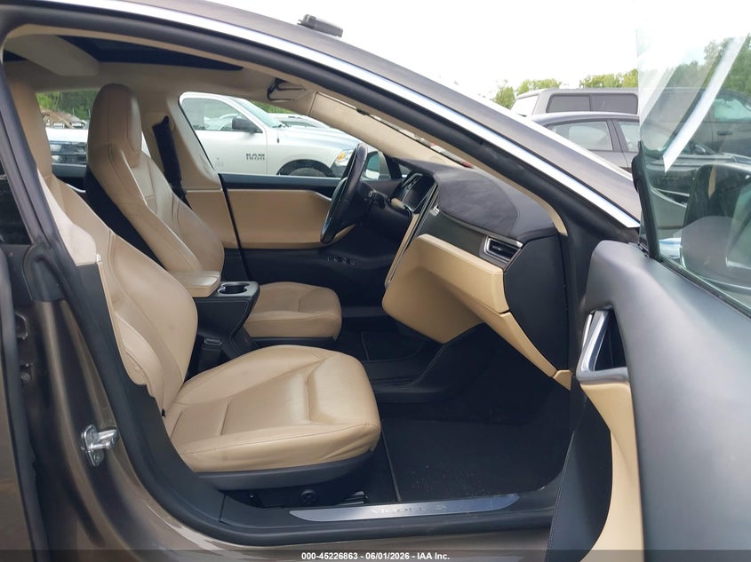 2015 Tesla Model s VIN 5YJSA1E26FF119607 IAAI salvage auction — NORMAL WEAR, Salvage Title, sold $9,500 on 2026-07-06 (photo 5)