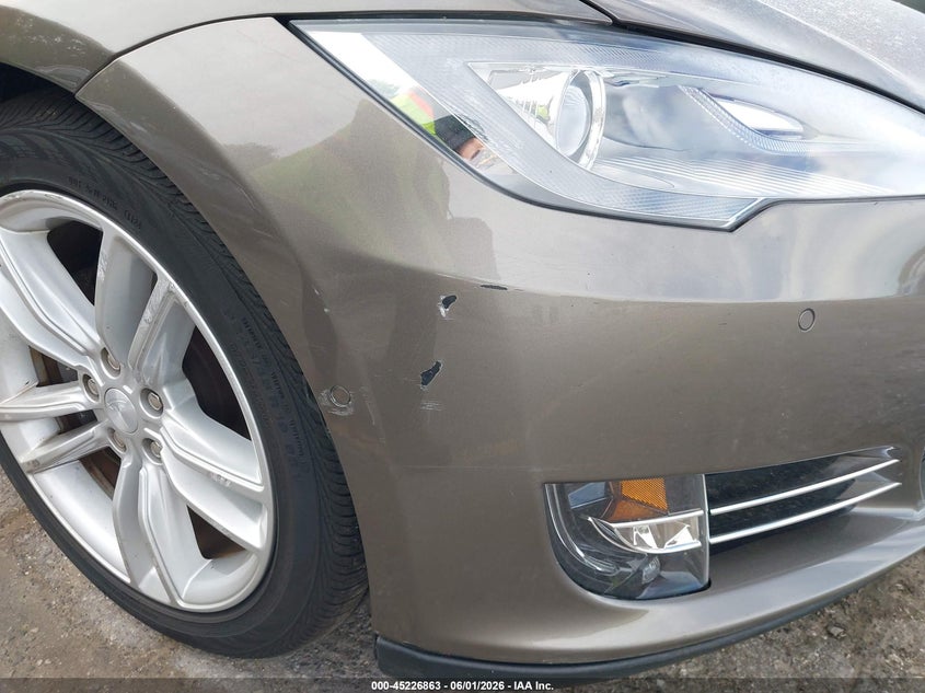 2015 Tesla Model s VIN 5YJSA1E26FF119607 IAAI salvage auction — NORMAL WEAR, Salvage Title, sold $9,500 on 2026-07-06 (photo 6)