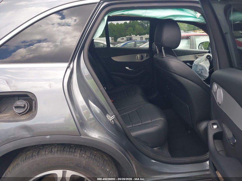 2019 Mercedes-benz Glc VIN WDC0G4KB1KV150801 IAAI salvage auction — SIDE, Salvage (North Carolina), sold $5,100 on 2026-07-23 (photo 8)