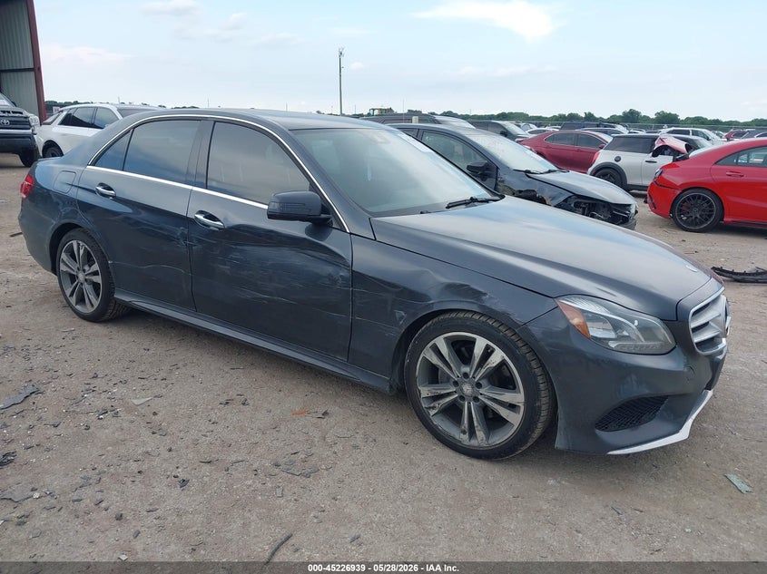 2016 Mercedes-benz E-klasse VIN WDDHF5KB7GB283871 IAAI salvage auction — RIGHT SIDE, Salvage Title, sold $2,500 on 2026-08-18 (photo 1)