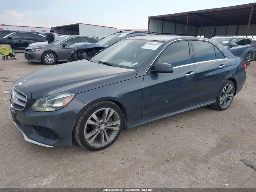 2016 Mercedes-benz E-klasse VIN WDDHF5KB7GB283871 IAAI salvage auction — RIGHT SIDE, Salvage Title, sold $2,500 on 2026-08-18 (photo 2)