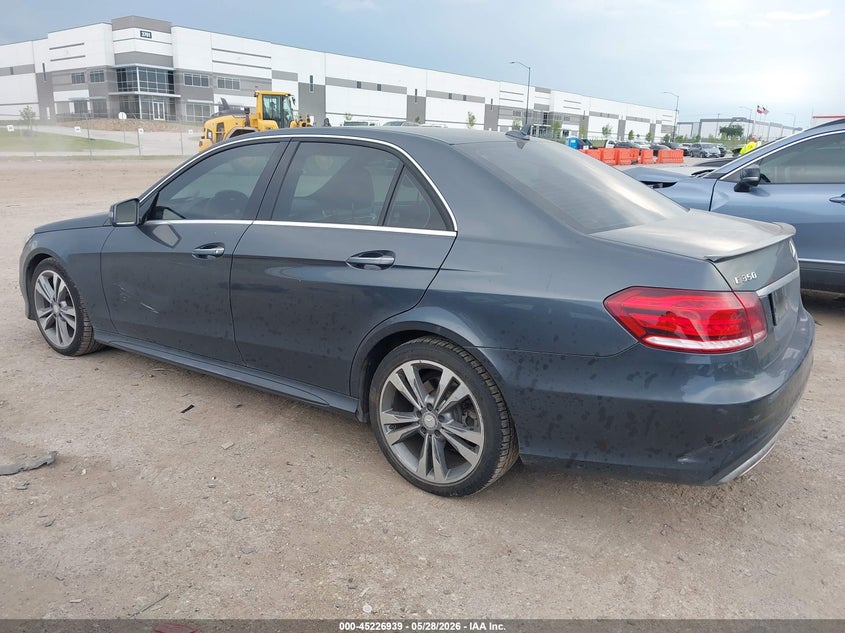 2016 Mercedes-benz E-klasse VIN WDDHF5KB7GB283871 IAAI salvage auction — RIGHT SIDE, Salvage Title, sold $2,500 on 2026-08-18 (photo 3)
