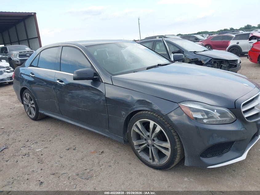 2016 Mercedes-benz E-klasse VIN WDDHF5KB7GB283871 IAAI salvage auction — RIGHT SIDE, Salvage Title, sold $2,500 on 2026-08-18 (photo 6)