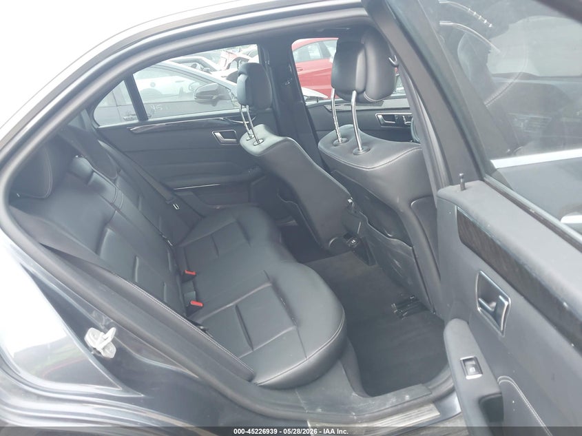 2016 Mercedes-benz E-klasse VIN WDDHF5KB7GB283871 IAAI salvage auction — RIGHT SIDE, Salvage Title, sold $2,500 on 2026-08-18 (photo 8)