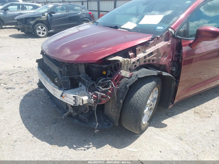 2018 Chrysler Pacifica VIN 2C4RC1FG8JR334051 IAAI salvage auction — FRONT END, Original (Texas), sold $2,550 on 2026-09-02 (photo 6)