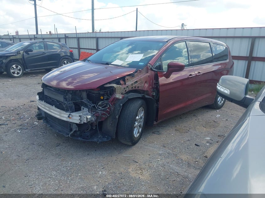 2018 Chrysler Pacifica VIN 2C4RC1FG8JR334051 IAAI salvage auction — FRONT END, Original (Texas), sold $2,550 on 2026-09-02 (photo 2)