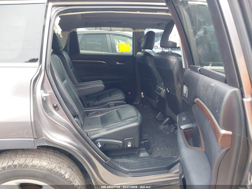 2015 Toyota VIN 5TDDCRFH7FS013182 IAAI salvage auction — FRONT END, Original (Texas), sold $3,550 on 2026-07-28 (photo 8)