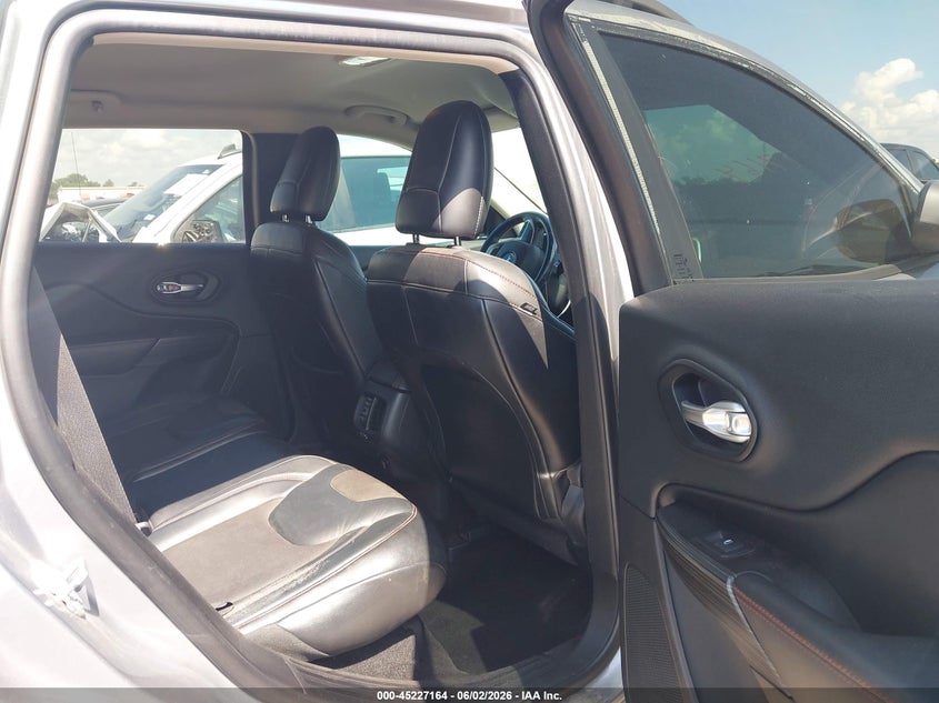 2014 Jeep Cherokee VIN 1C4PJMBS3EW180919 IAAI salvage auction — SIDE, Salvage Title, sold $1,350 on 2026-07-09 (photo 8)
