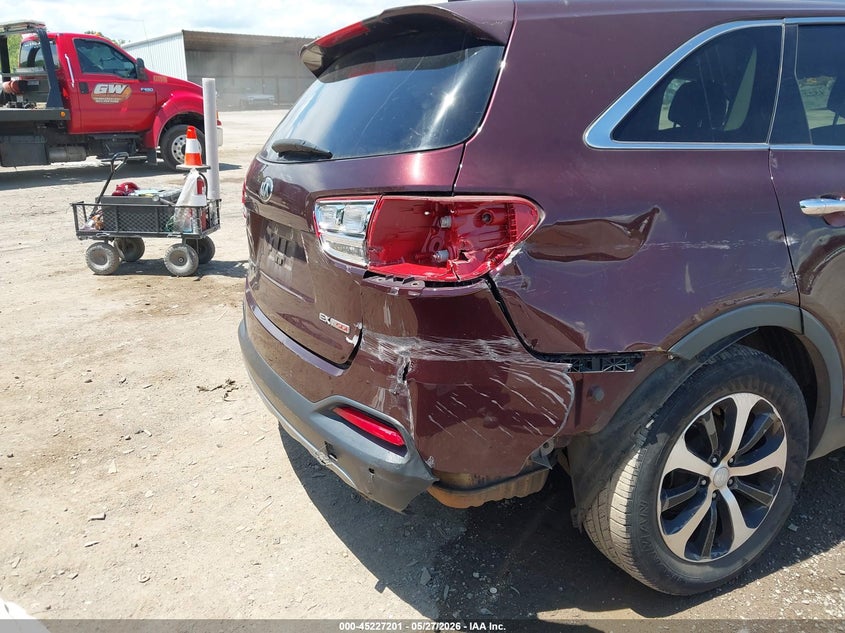 2017 Kia Sorento VIN 5XYPHDA13HG231714 IAAI salvage auction — RIGHT SIDE, Salvage (Tennessee), sold $25 on 2026-07-29 (photo 6)