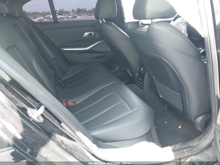 2019 BMW VIN WBA5R7C55KAE82621 IAAI salvage auction — FRONT END, Salvage (North Carolina), sold $8,050 on 2026-08-10 (photo 8)