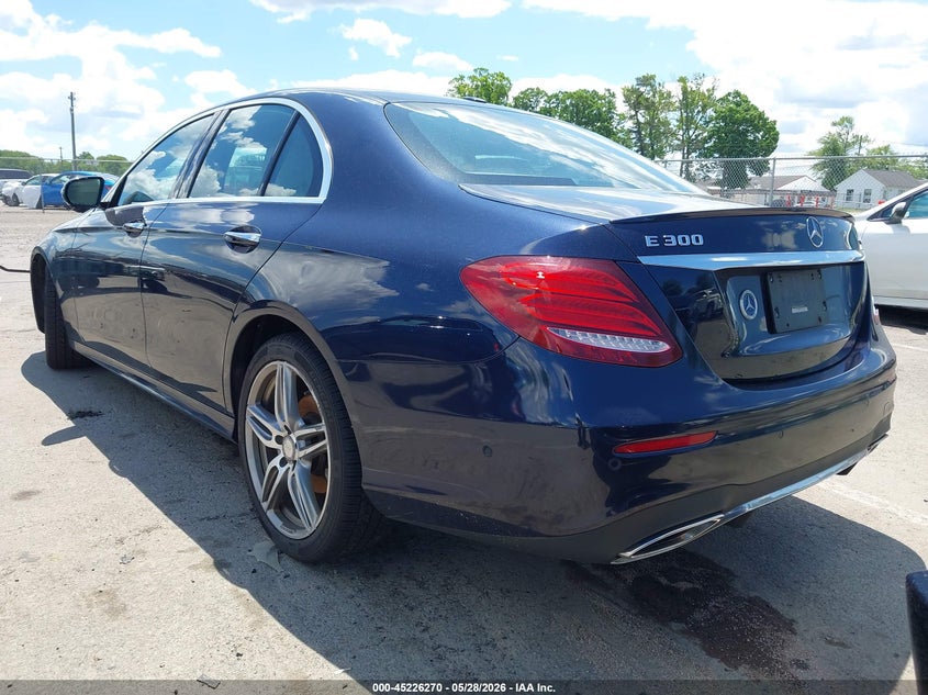 2017 Mercedes-benz E-klasse VIN WDDZF4KB7HA031821 IAAI salvage auction — SIDE, Salvage (Rhode Island), sold $4,250 on 2026-07-30 (photo 3)