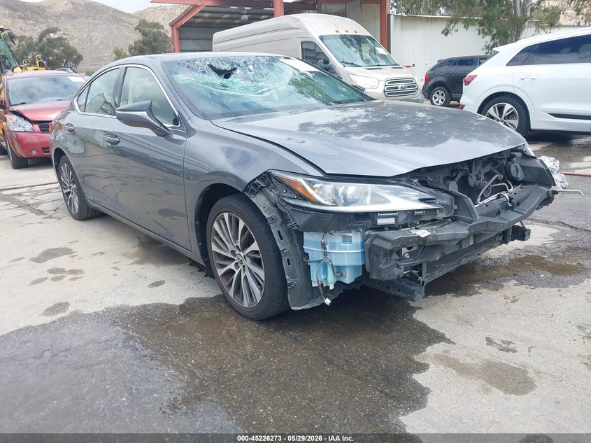 2019 Lexus ES VIN JTHB21B1XK2004366 IAAI salvage auction — FRONT END, Salvage Title, sold $8,000 on 2026-07-14 (photo 1)