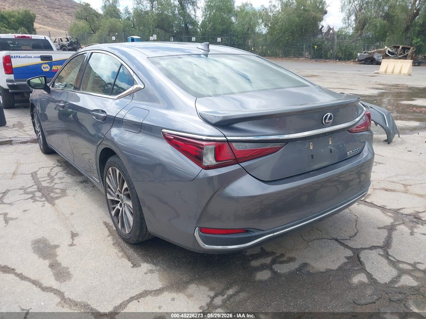 2019 Lexus ES VIN JTHB21B1XK2004366 IAAI salvage auction — FRONT END, Salvage Title, sold $8,000 on 2026-07-14 (photo 3)