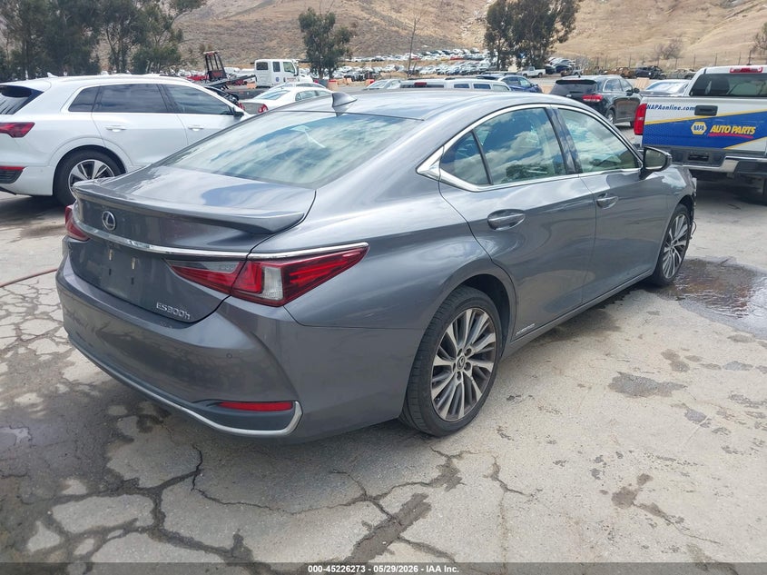 2019 Lexus ES VIN JTHB21B1XK2004366 IAAI salvage auction — FRONT END, Salvage Title, sold $8,000 on 2026-07-14 (photo 4)