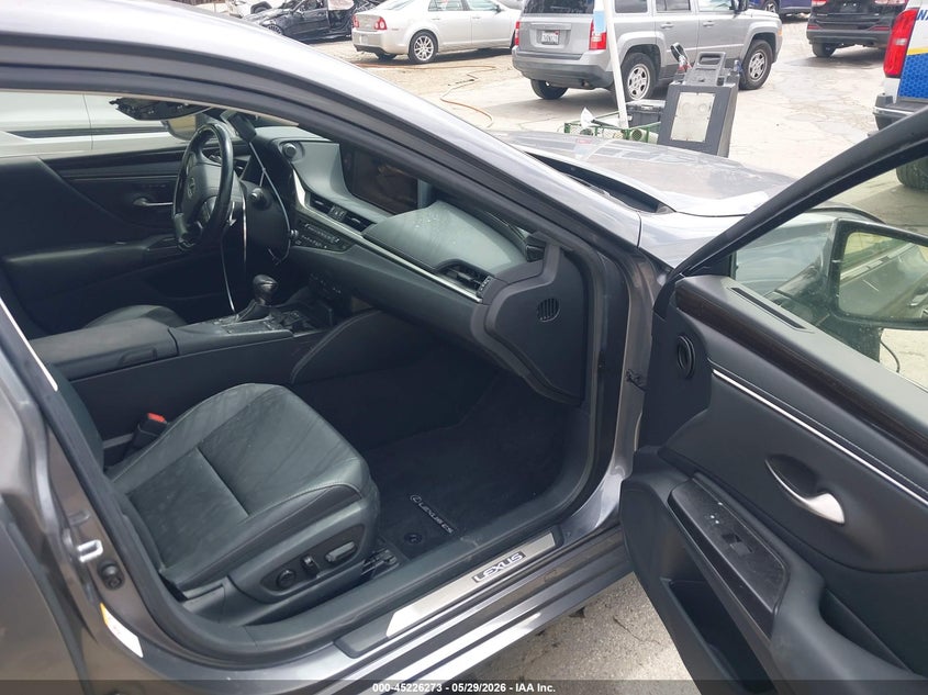 2019 Lexus ES VIN JTHB21B1XK2004366 IAAI salvage auction — FRONT END, Salvage Title, sold $8,000 on 2026-07-14 (photo 5)