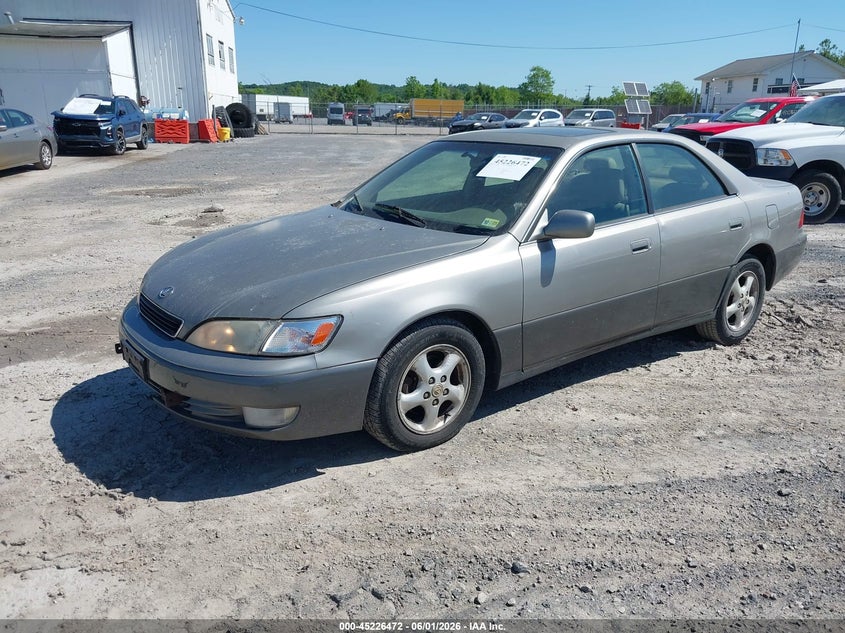 1999 Lexus Es 300 VIN JT8BF28G5X0231831 IAAI salvage auction — NORMAL WEAR, Clear (Virginia), sold $300 on 2026-07-15 (photo 2)