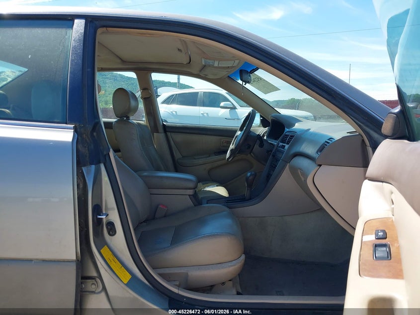 1999 Lexus Es 300 VIN JT8BF28G5X0231831 IAAI salvage auction — NORMAL WEAR, Clear (Virginia), sold $300 on 2026-07-15 (photo 5)