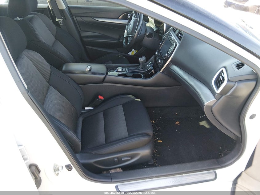 2017 Nissan Maxima VIN 1N4AA6AP5HC432647 IAAI salvage auction — REAR END, Salvage (North Carolina), sold $2,500 on 2026-08-03 (photo 5)