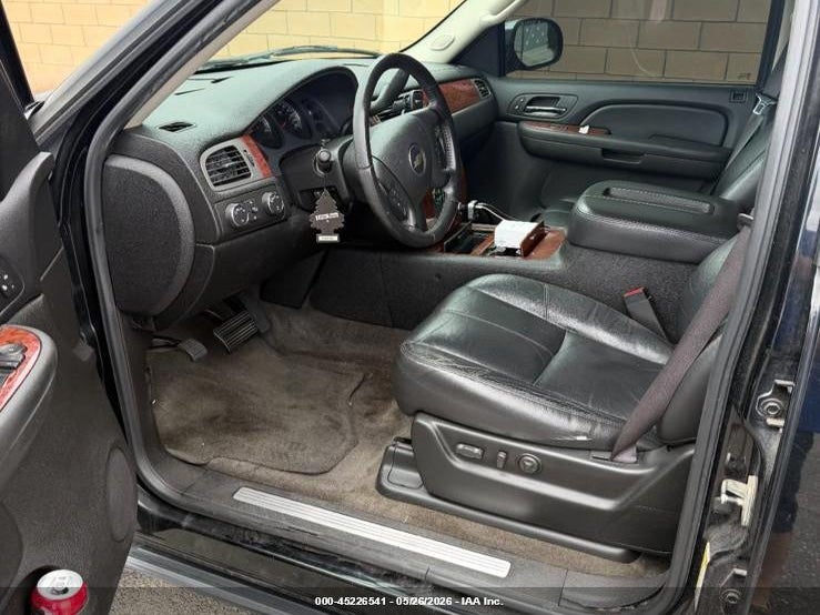 2008 Chevrolet Suburban 1500 VIN 3GNFK16Y28G150259 IAAI salvage auction — NORMAL WEAR, Clear - Dealer Only (California), sold $825 on 2026-07-09 (photo 5)