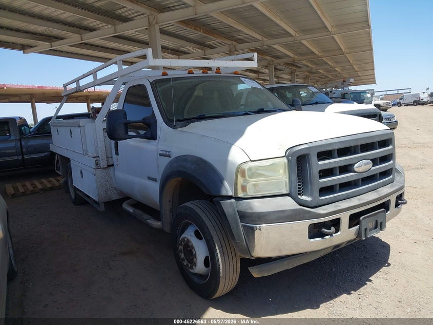 2005 Ford F-450 VIN 1FDXF46P35EB77964 — IAAI salvage auction photo