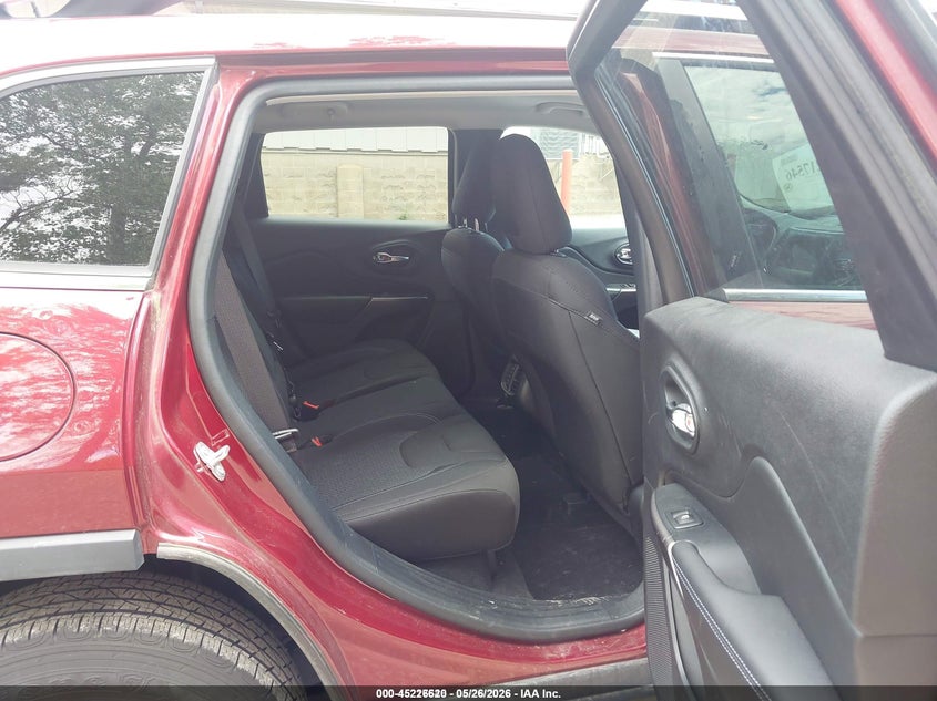 2019 Jeep Cherokee VIN 1C4PJMCB0KD341183 IAAI salvage auction — NORMAL WEAR, Sf97 (Minnesota), sold $9,200 on 2026-07-20 (photo 8)