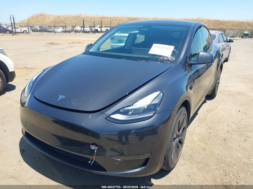 2025 Tesla Model y VIN 7SAYGDEE1SF318310 IAAI salvage auction — FRONT END, Clear (California), sold $23,300 on 2026-07-08 (photo 2)