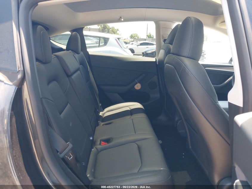 2025 Tesla Model y VIN 7SAYGDEE1SF318310 IAAI salvage auction — FRONT END, Clear (California), sold $23,300 on 2026-07-08 (photo 8)