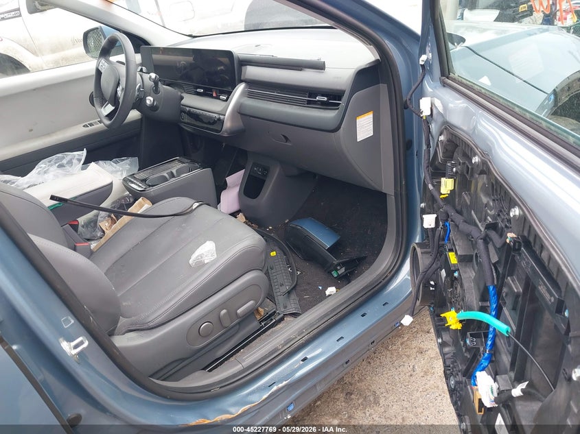 2025 Hyundai Ioniq 5 VIN 7YAKNDDCXSY013289 IAAI salvage auction — BIO HAZARD, Salvage Title, sold $12,500 on 2026-07-16 (photo 5)