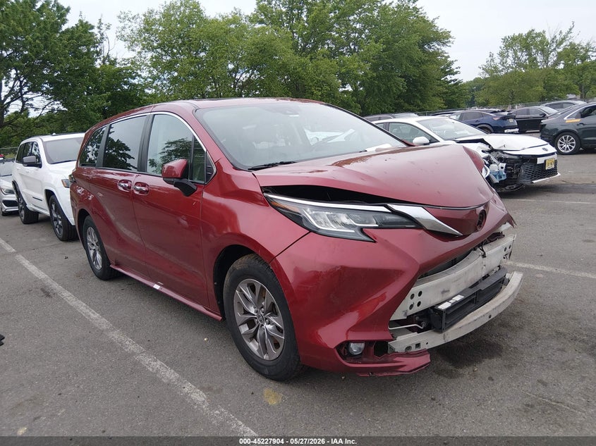 2021 Toyota Sienna VIN 5TDYRKEC4MS019726 IAAI salvage auction — FRONT & REAR, Salvage (New Jersey), sold $7,500 on 2026-08-21 (photo 1)