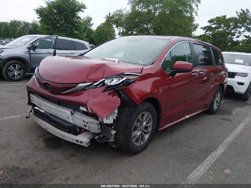 2021 Toyota Sienna VIN 5TDYRKEC4MS019726 IAAI salvage auction — FRONT & REAR, Salvage (New Jersey), sold $7,500 on 2026-08-21 (photo 2)