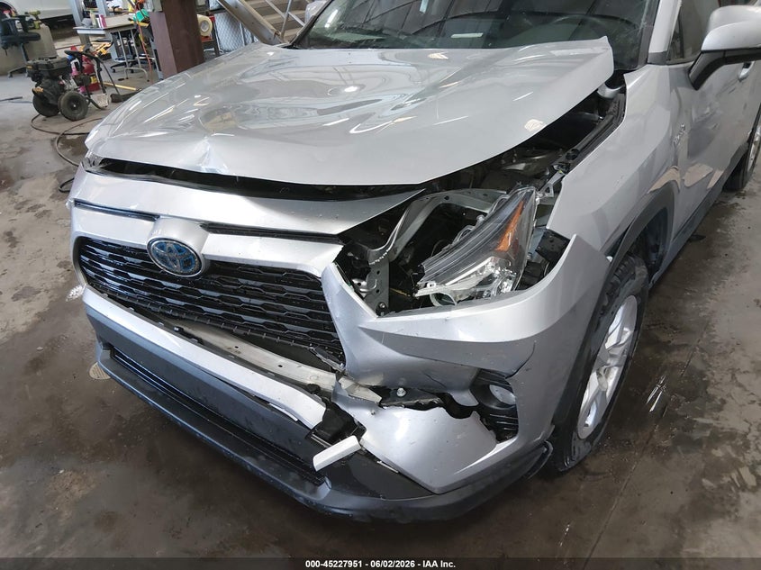 2020 Toyota Rav 4 VIN JTMRWRFV4LD073186 IAAI salvage auction — FRONT END, Salvage Title, sold $10,200 on 2026-07-17 (photo 6)