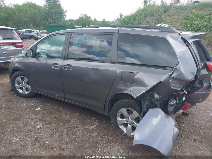 2016 Toyota Sienna VIN 5TDKK3DC8GS753582 IAAI salvage auction — UNKNOWN, Salvage (Minnesota), sold $725 on 2026-07-22 (photo 3)