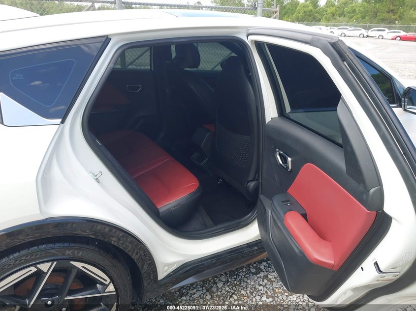 2025 Kia K4 VIN 3KPFW4DE6SE104105 IAAI salvage auction — WATER/FLOOD, Salvage Title, sold $9,750 on 2026-07-31 (photo 8)