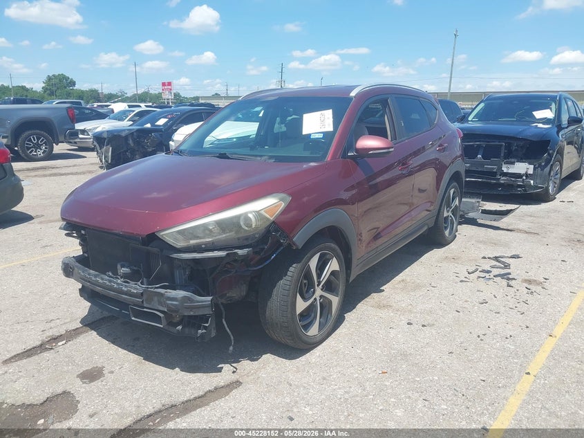 2016 Hyundai Tucson VIN KM8J33A23GU076873 IAAI salvage auction — FRONT END, Salvage Title, sold $2,500 on 2026-07-29 (photo 2)