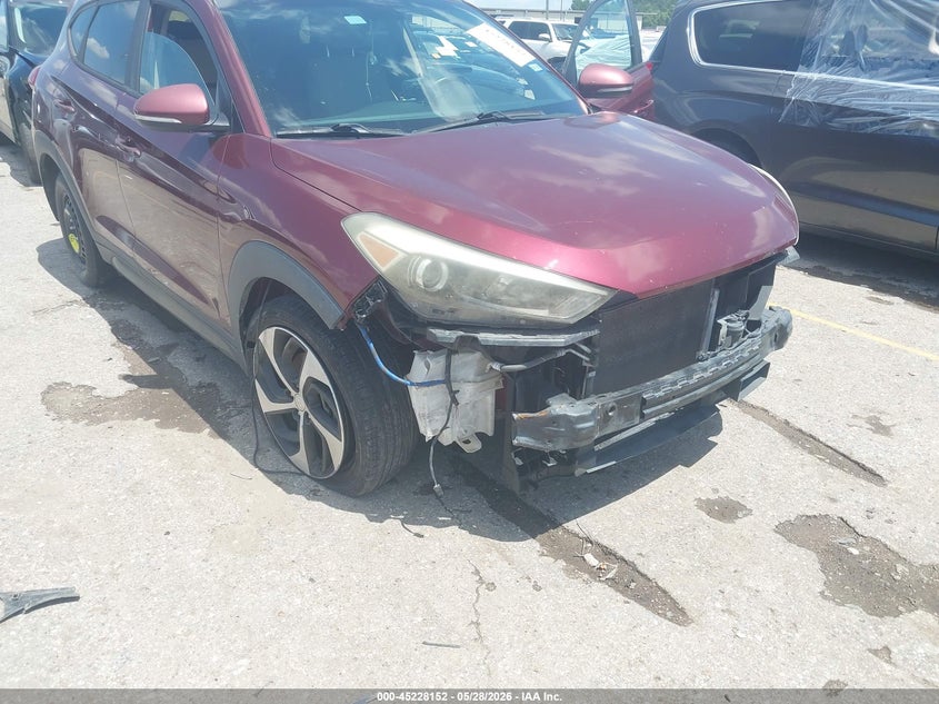 2016 Hyundai Tucson VIN KM8J33A23GU076873 IAAI salvage auction — FRONT END, Salvage Title, sold $2,500 on 2026-07-29 (photo 6)