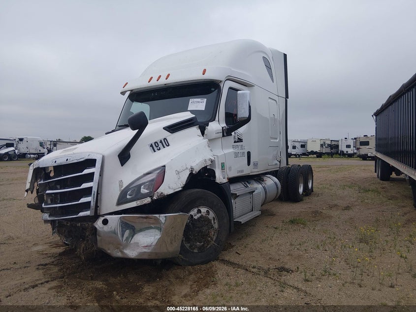 2020 Freightliner New cascadia 126 VIN 3AKJHHDR0LSLX7917 IAAI salvage auction — FRONT END, Salvage (Minnesota), sold $4,700 on 2026-08-16 (photo 2)