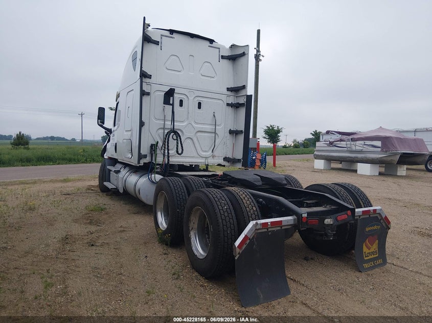 2020 Freightliner New cascadia 126 VIN 3AKJHHDR0LSLX7917 IAAI salvage auction — FRONT END, Salvage (Minnesota), sold $4,700 on 2026-08-16 (photo 3)