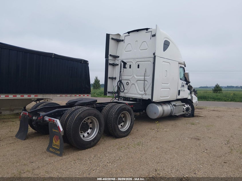 2020 Freightliner New cascadia 126 VIN 3AKJHHDR0LSLX7917 IAAI salvage auction — FRONT END, Salvage (Minnesota), sold $4,700 on 2026-08-16 (photo 4)