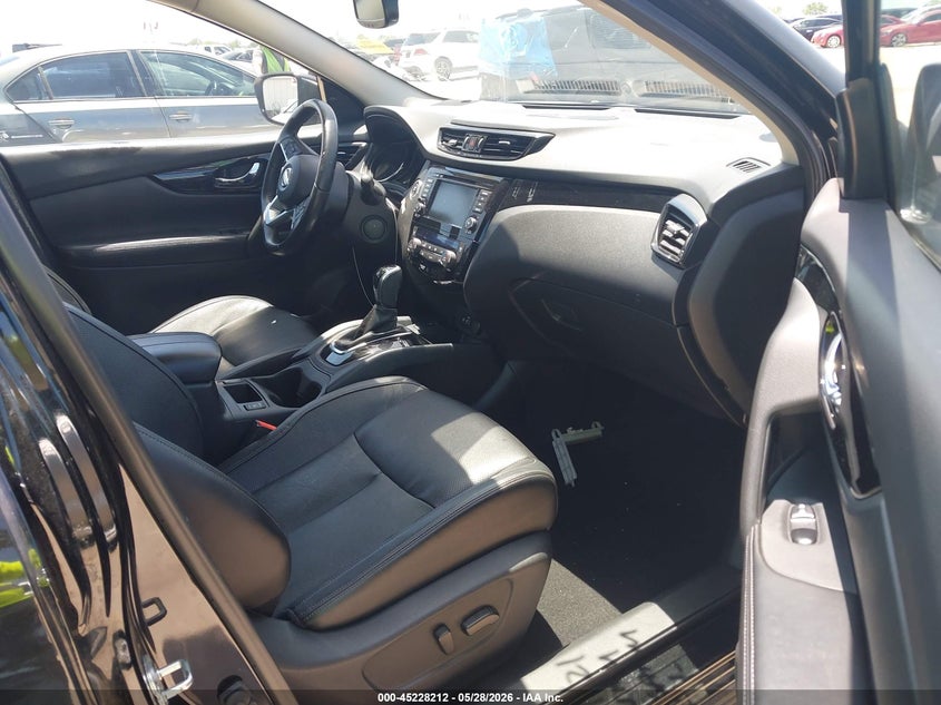 2022 Nissan Rogue VIN JN1BJ1CWXNW484438 IAAI salvage auction — RIGHT FRONT, Salvage Title, sold $6,300 on 2026-07-29 (photo 5)