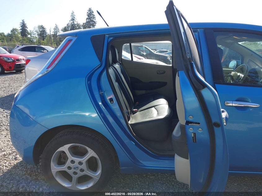 2011 Nissan Leaf VIN JN1AZ0CP3BT001327 IAAI salvage auction — FRONT END, Bill Of Sale (Washington), sold $250 on 2026-07-08 (photo 8)